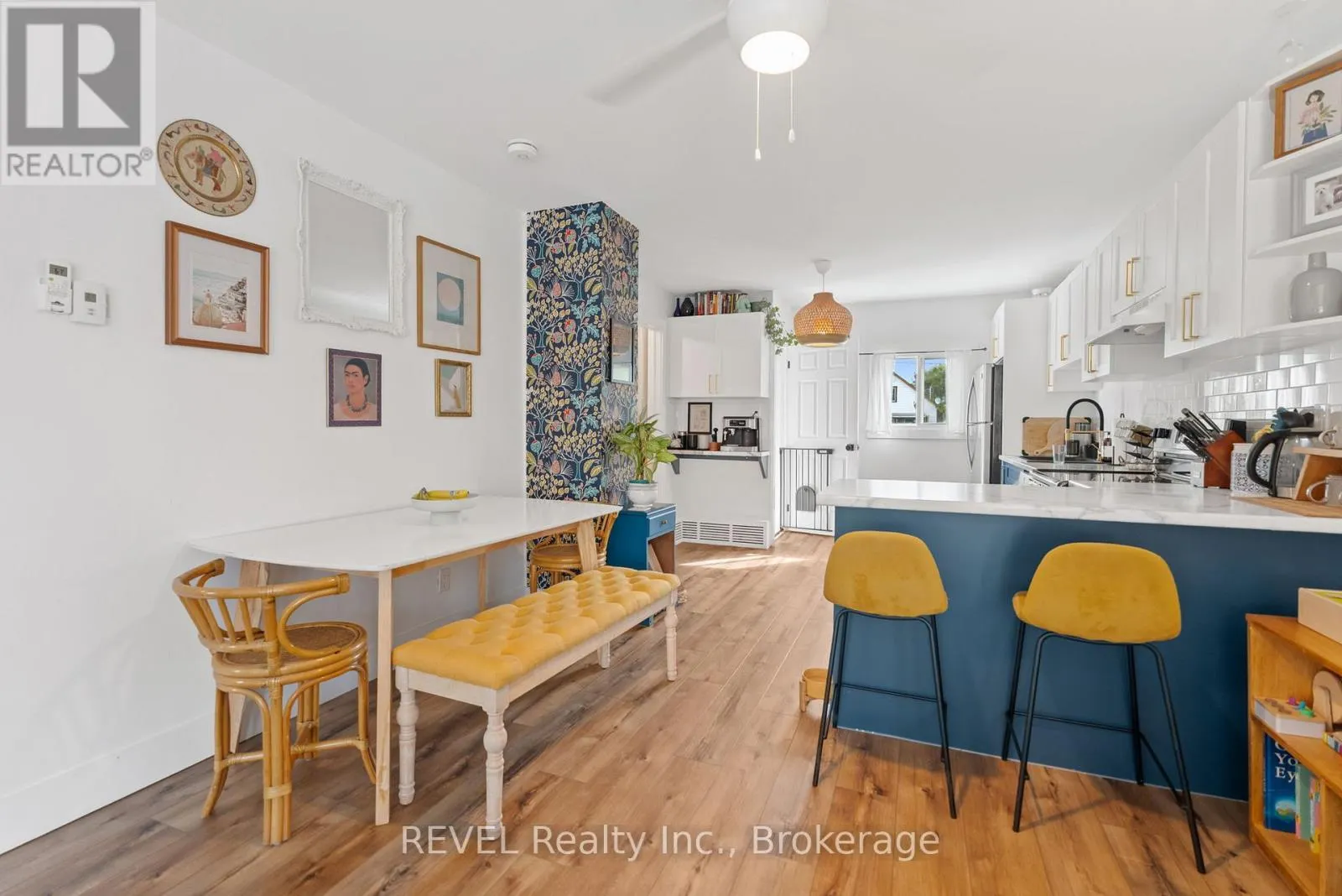18 CROWLAND AVENUE