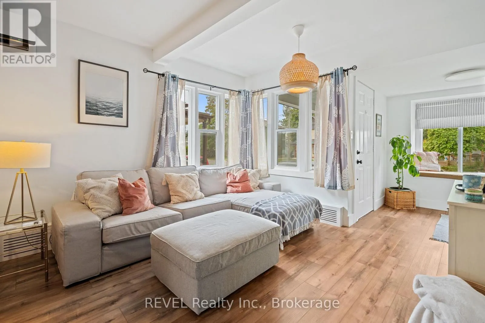 18 CROWLAND AVENUE