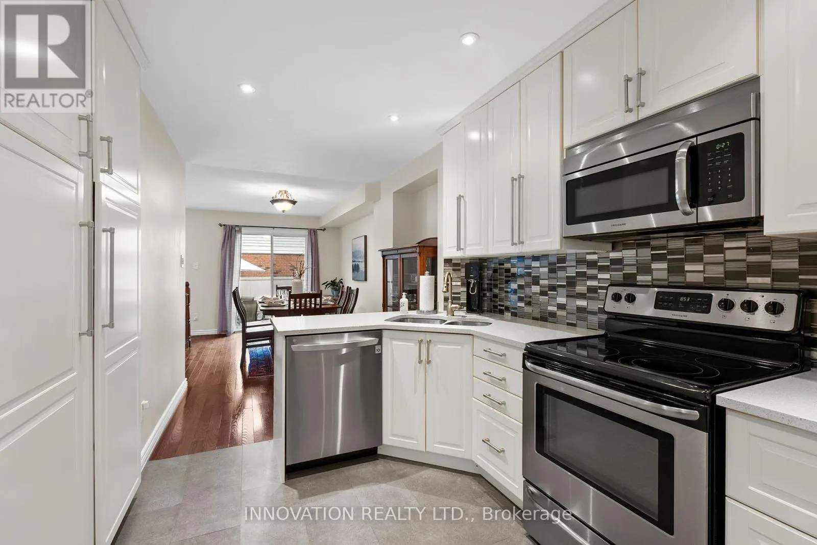 39 FURLONG CRESCENT