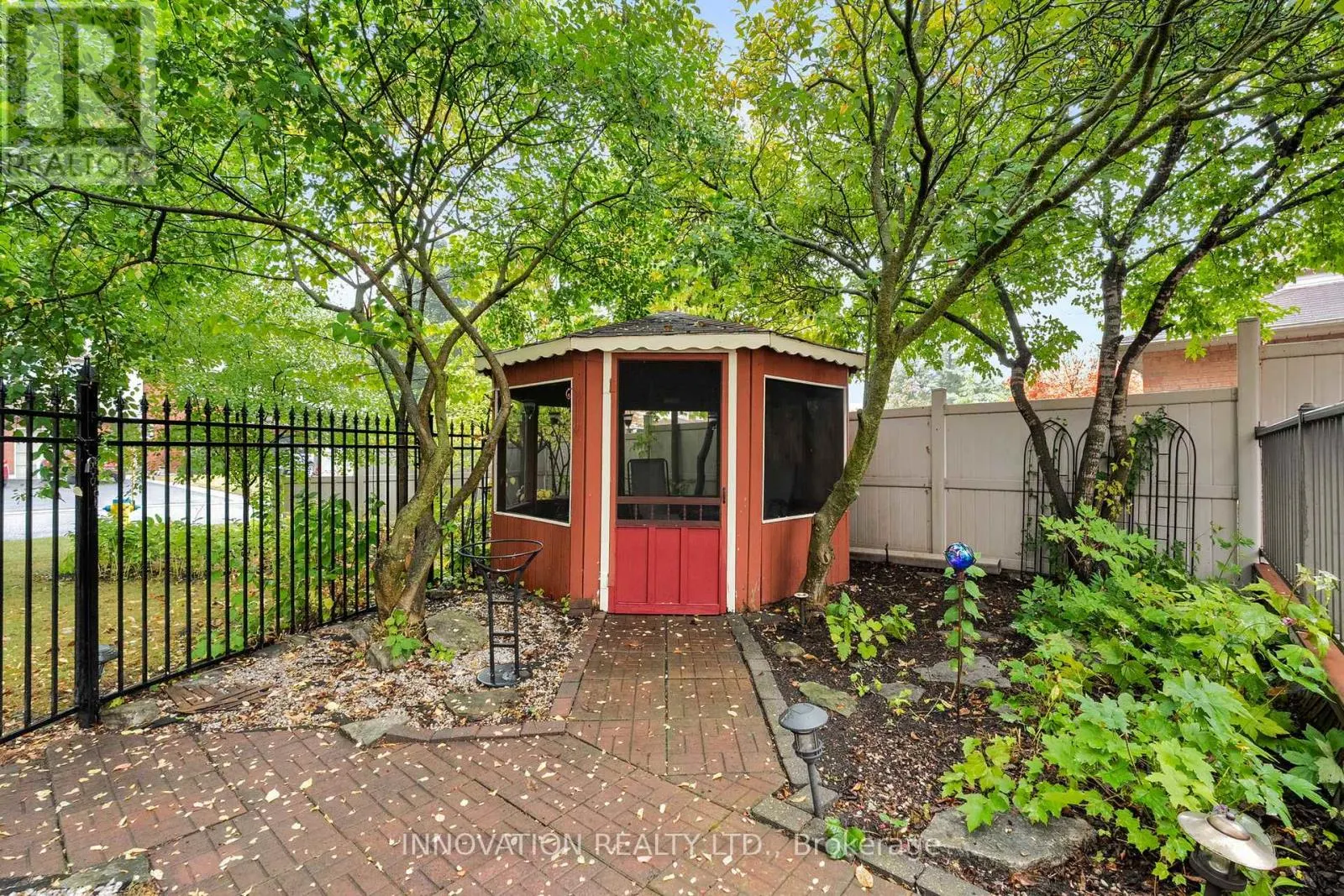 39 FURLONG CRESCENT