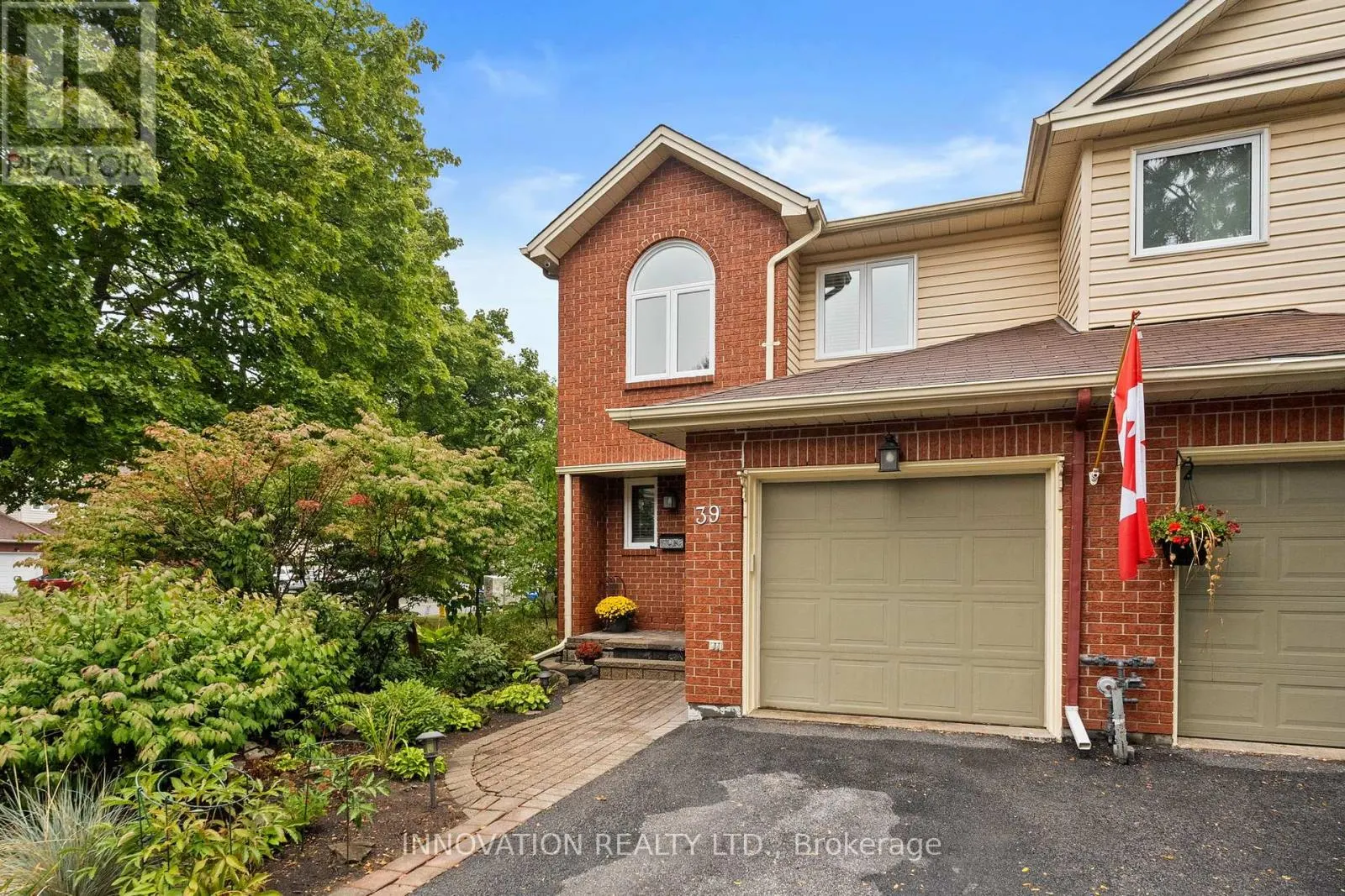 39 FURLONG CRESCENT