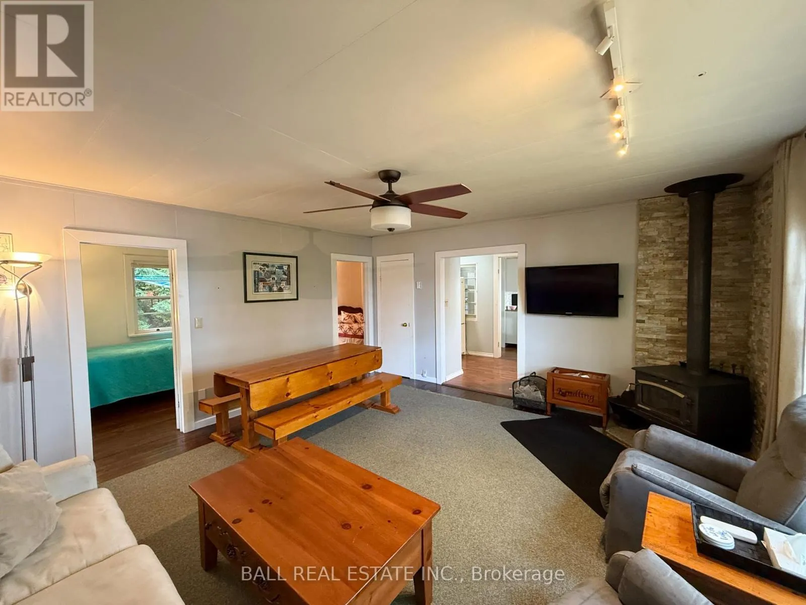 551 RENWICK ROAD