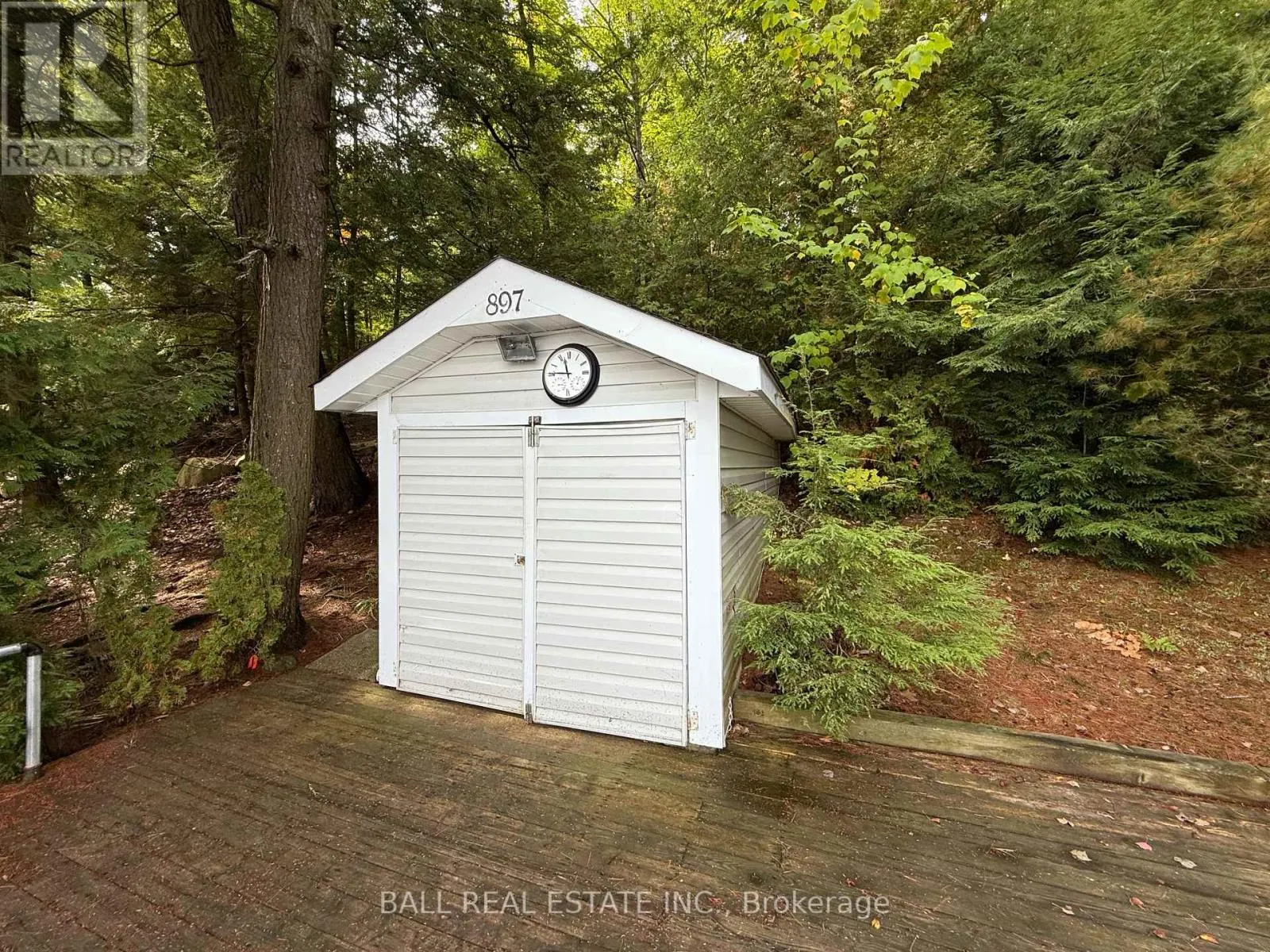 551 RENWICK ROAD