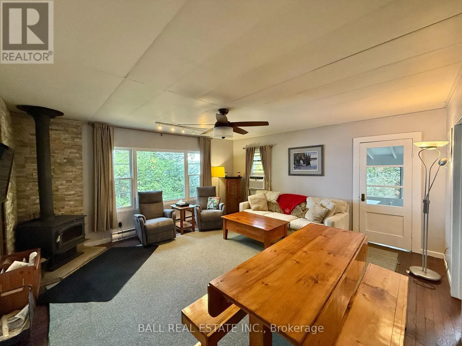 551 RENWICK ROAD