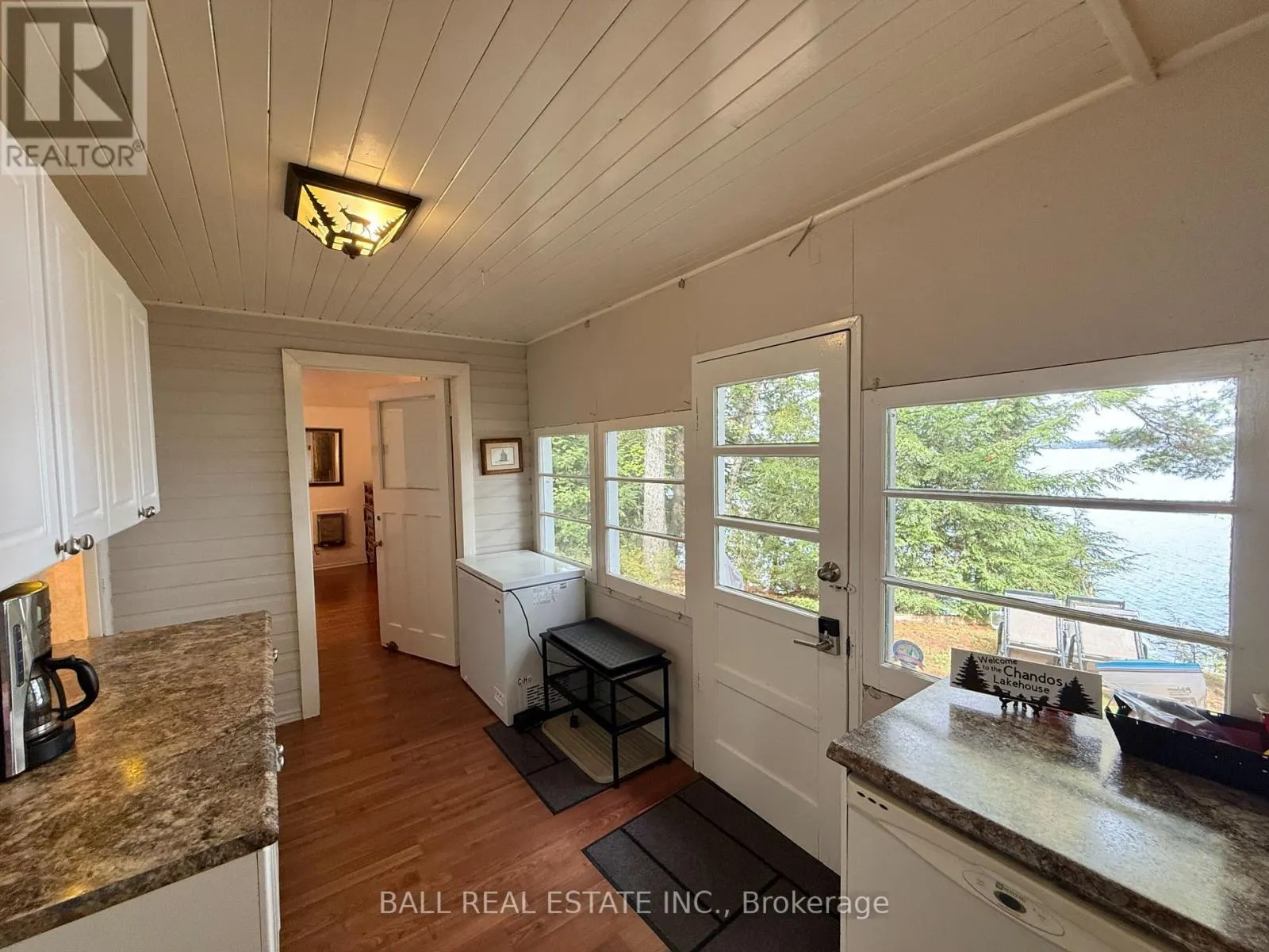 551 RENWICK ROAD