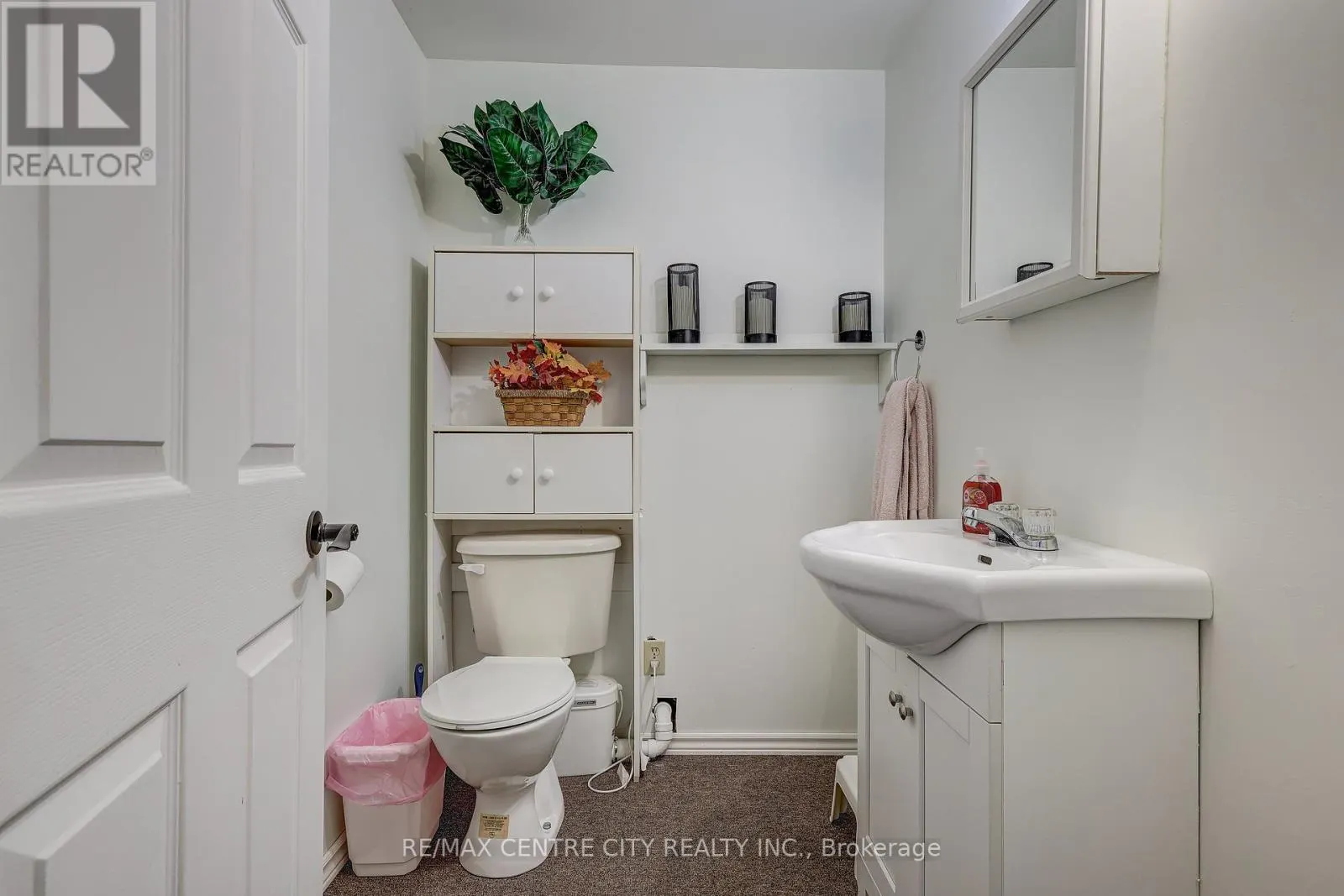 8109 SANDYTOWN ROAD