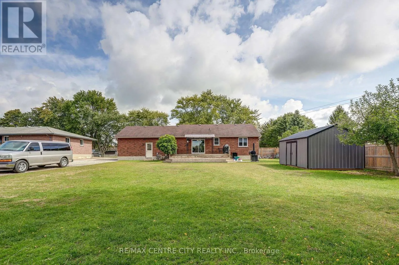 8109 SANDYTOWN ROAD