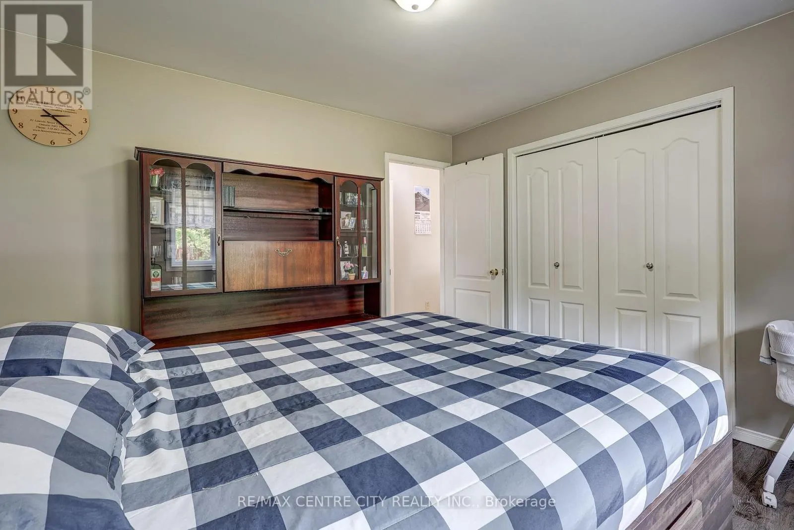 8109 SANDYTOWN ROAD