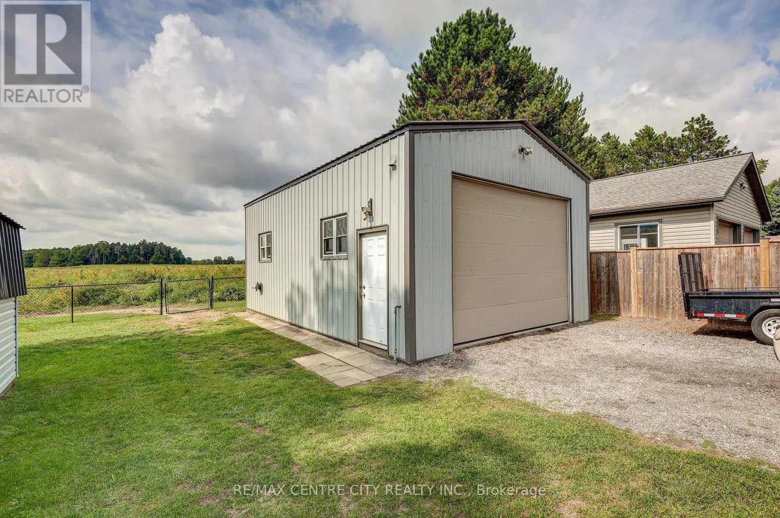 8109 SANDYTOWN ROAD