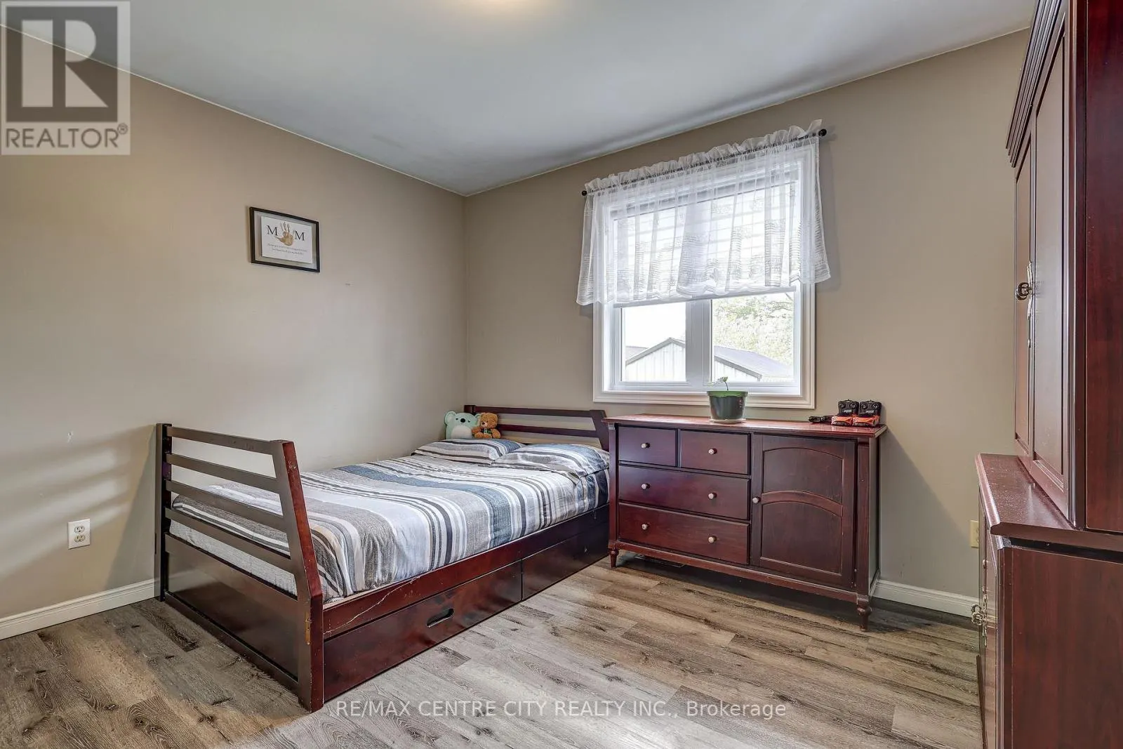 8109 SANDYTOWN ROAD
