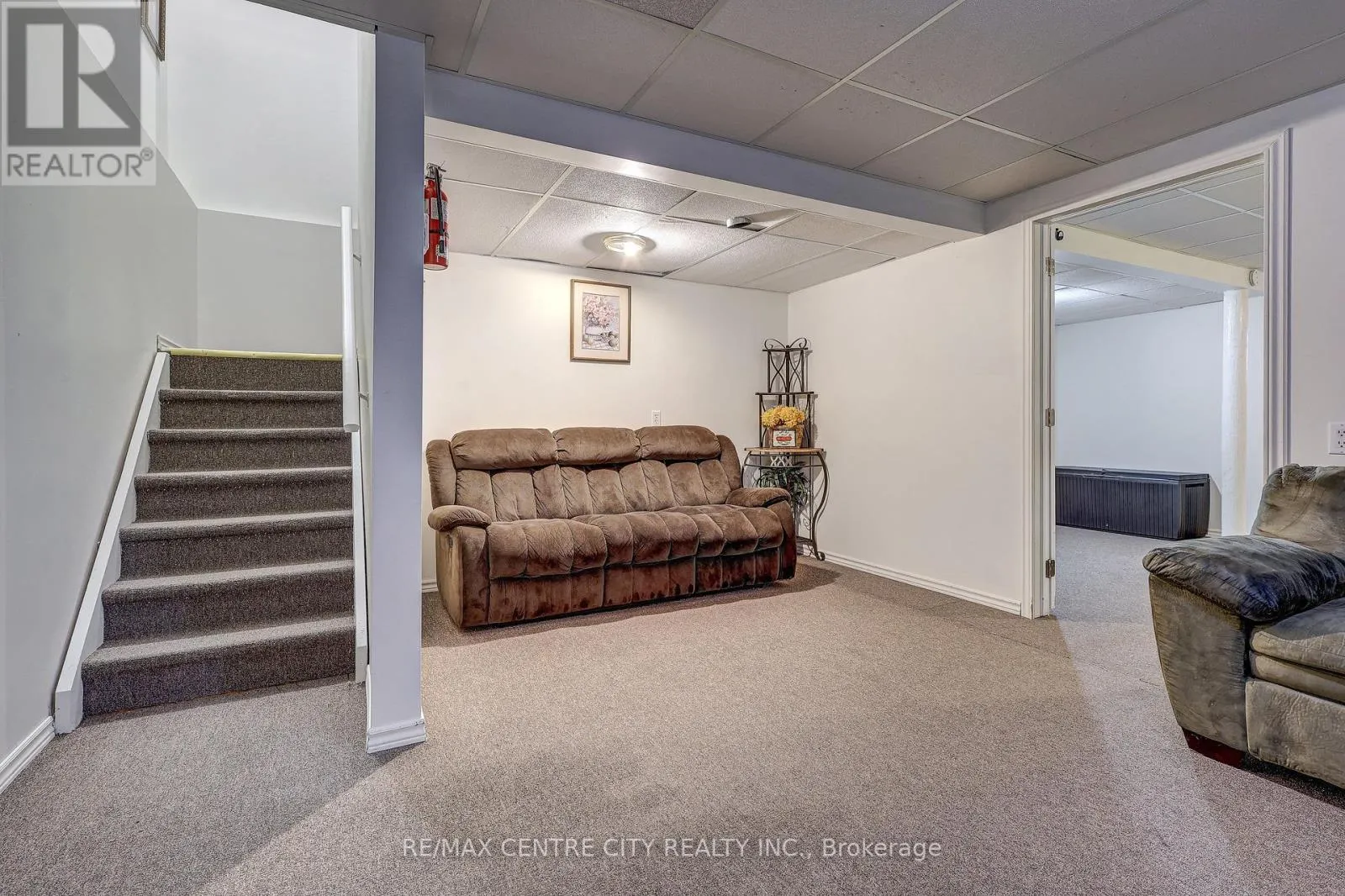 8109 SANDYTOWN ROAD