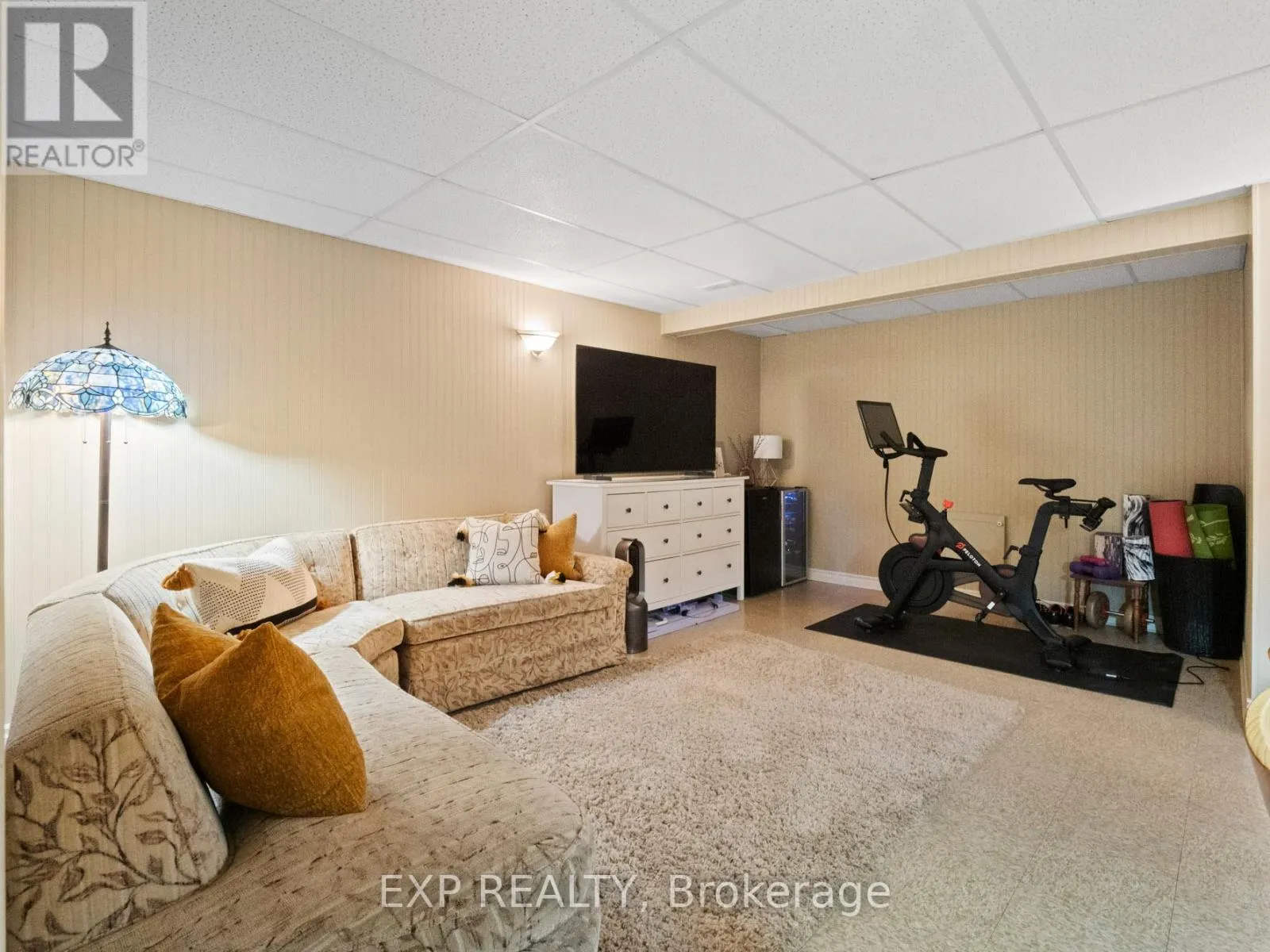 23 - 3241 MONTROSE ROAD, #23