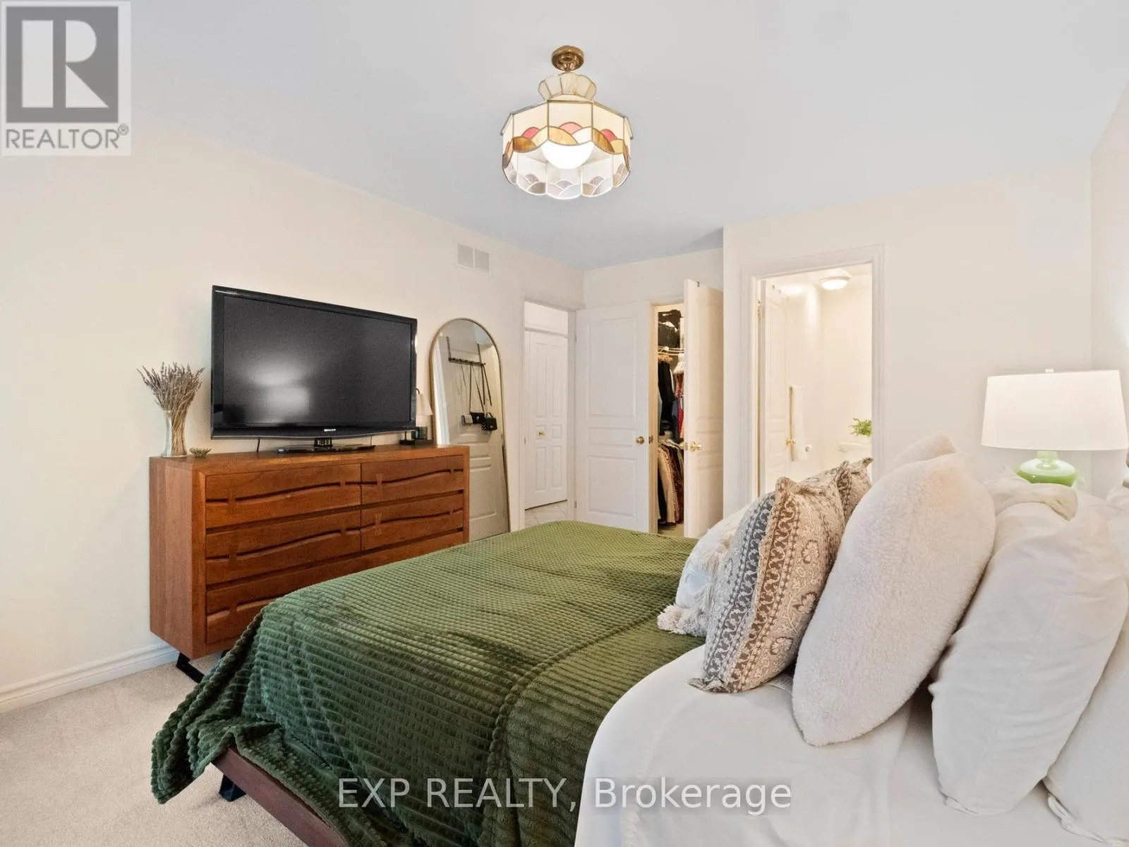 23 - 3241 MONTROSE ROAD, #23