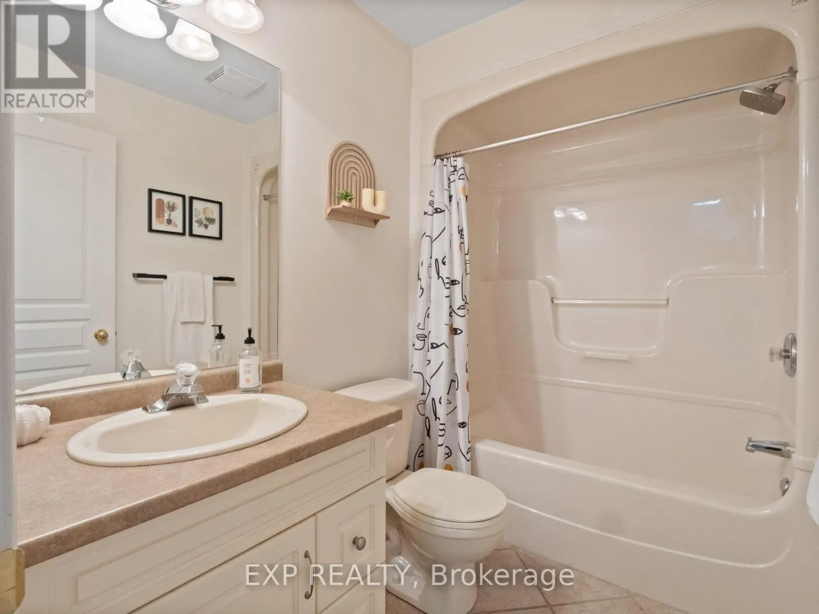 23 - 3241 MONTROSE ROAD, #23