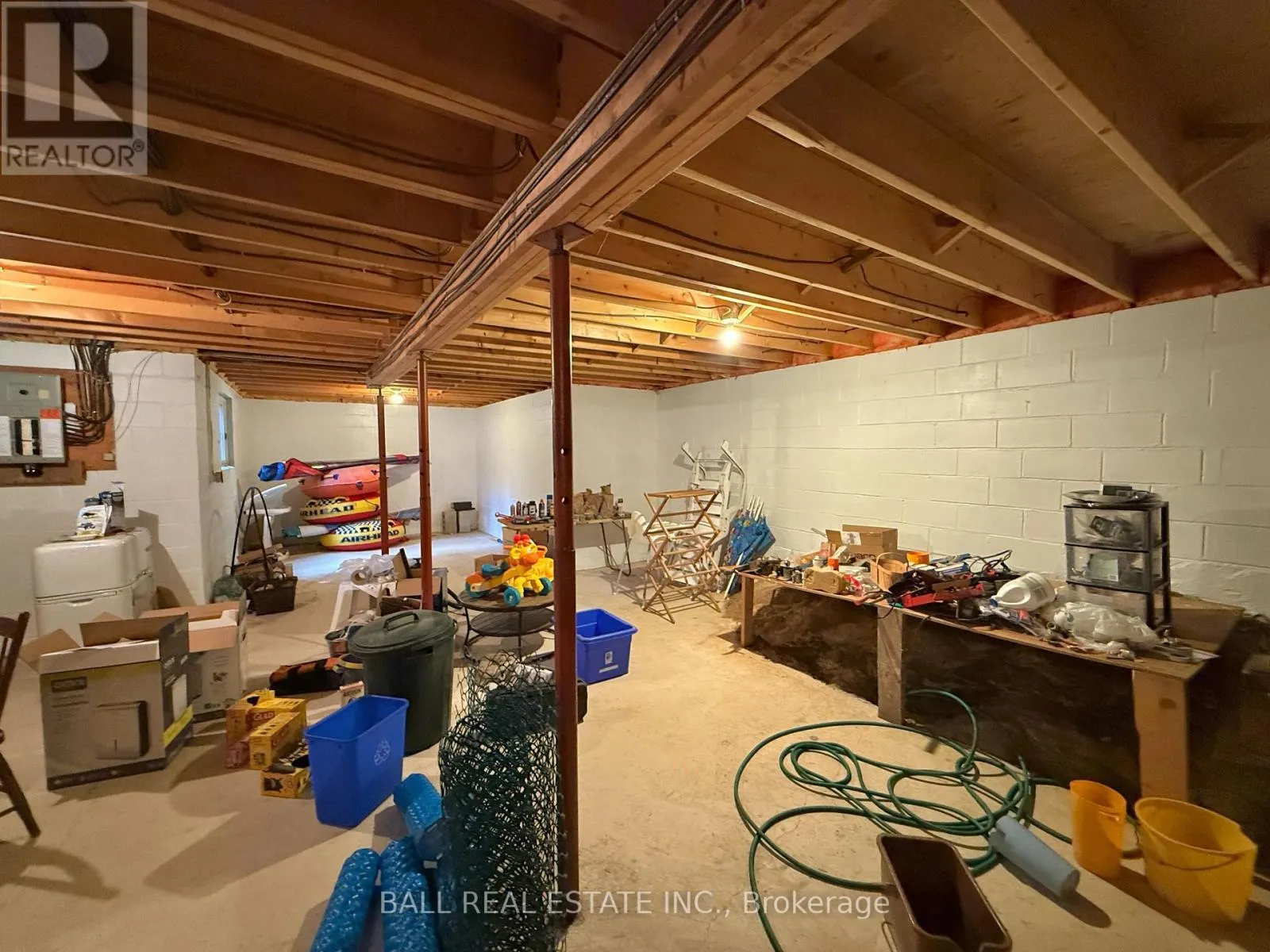 190 MAPLE LANE