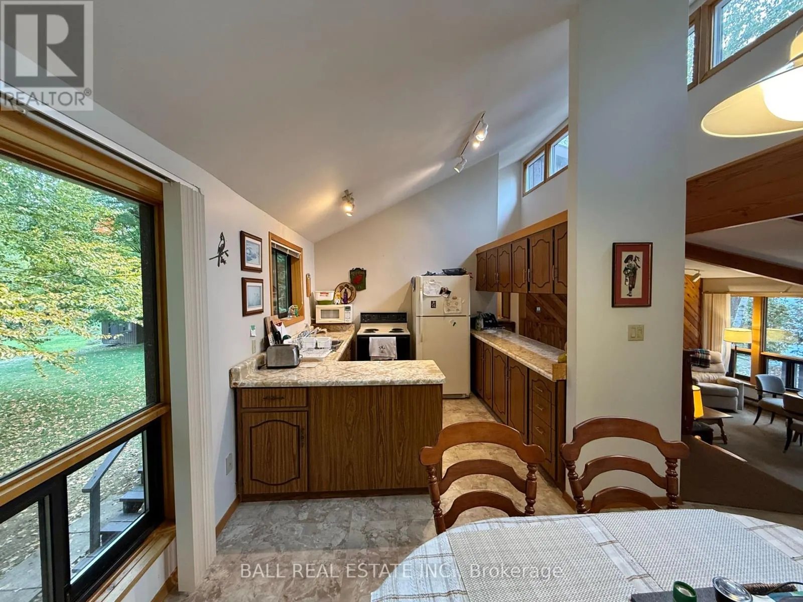 190 MAPLE LANE
