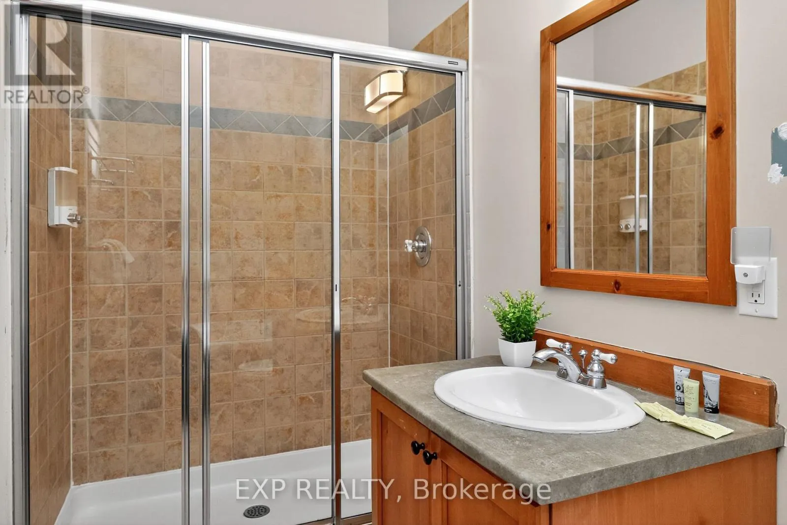 222 - 170 SNOWBRIDGE WAY