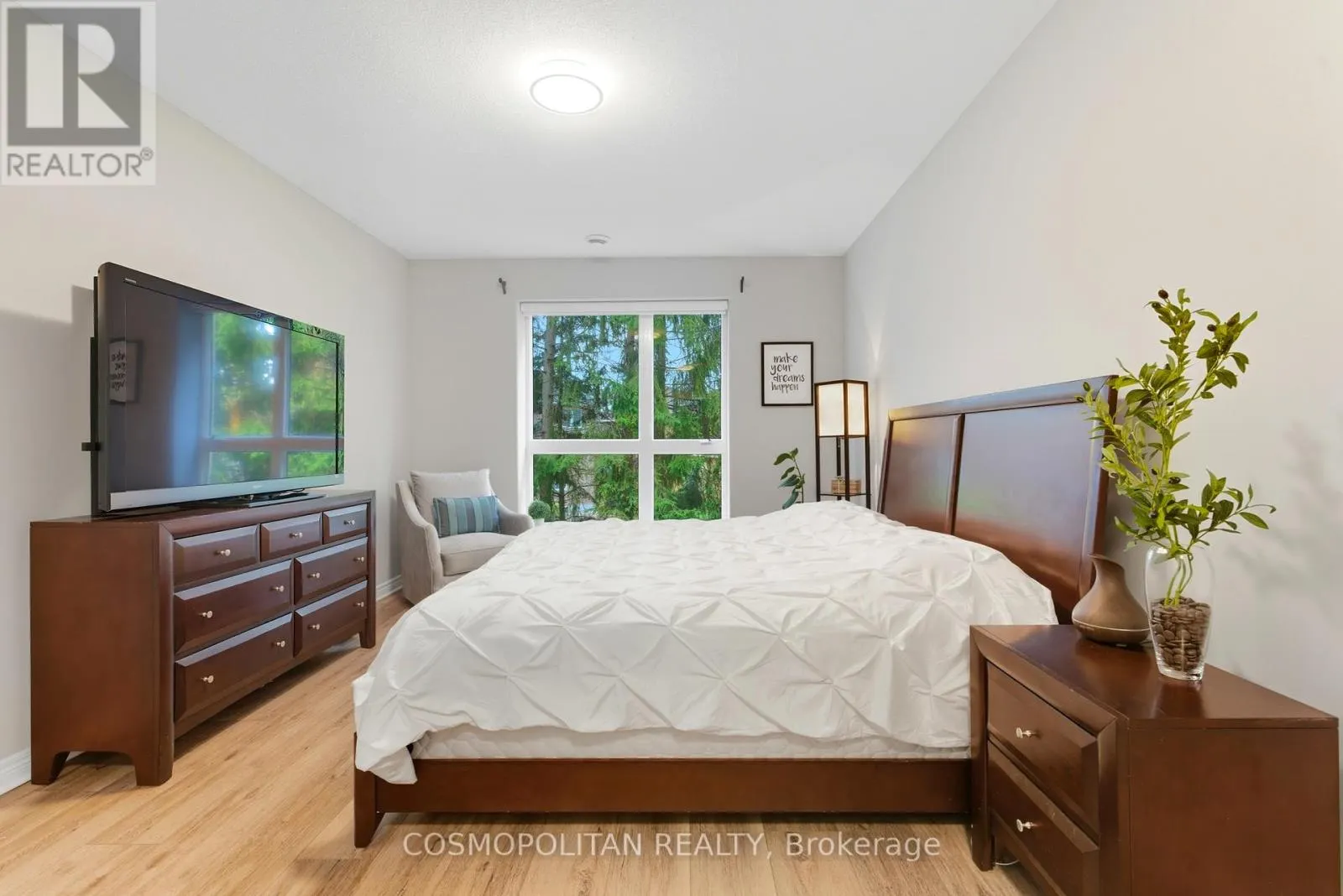 204 - 2799 ST. PAUL AVENUE, #204