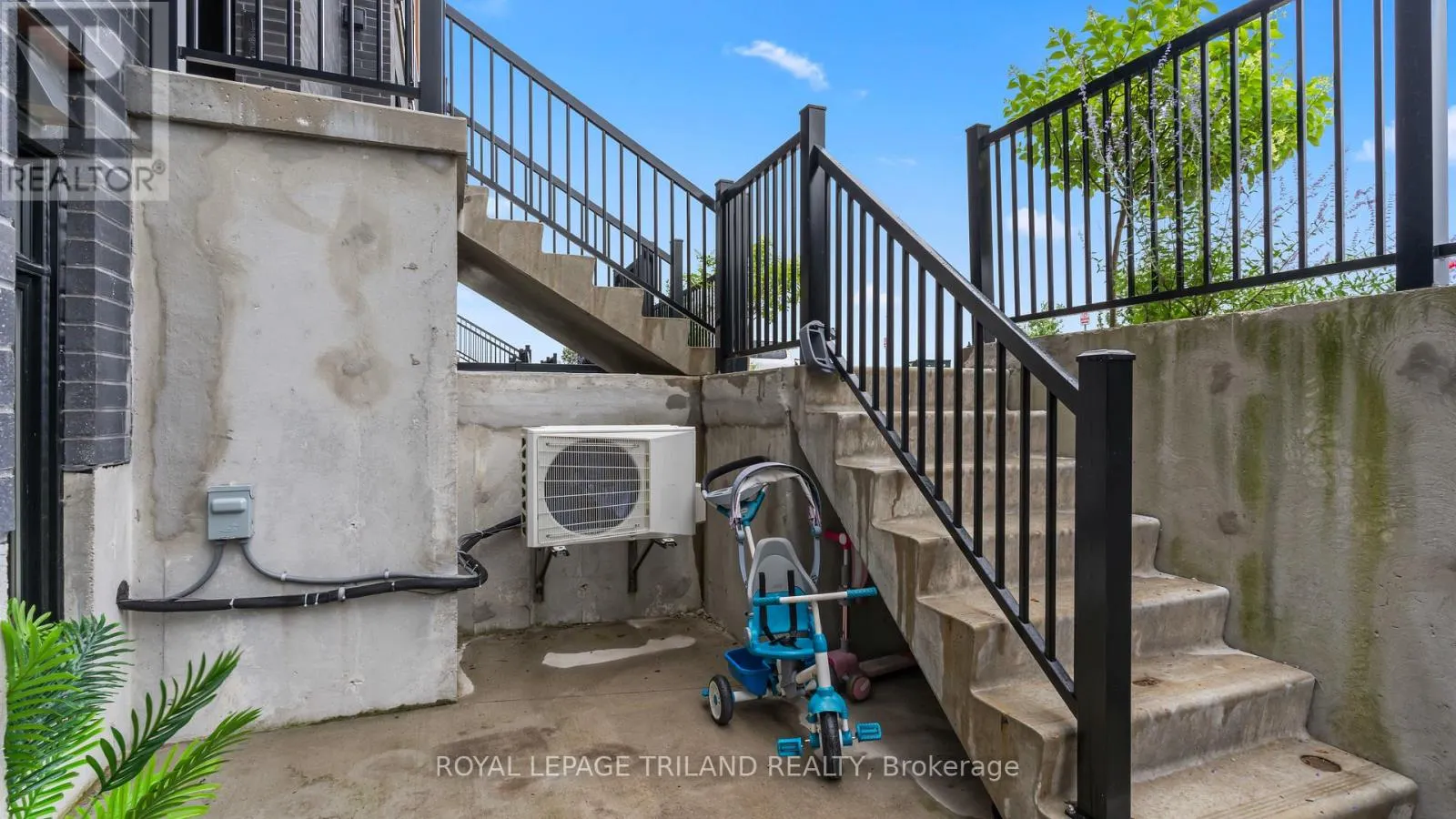 129 - 3900 SAVOY STREET, #129