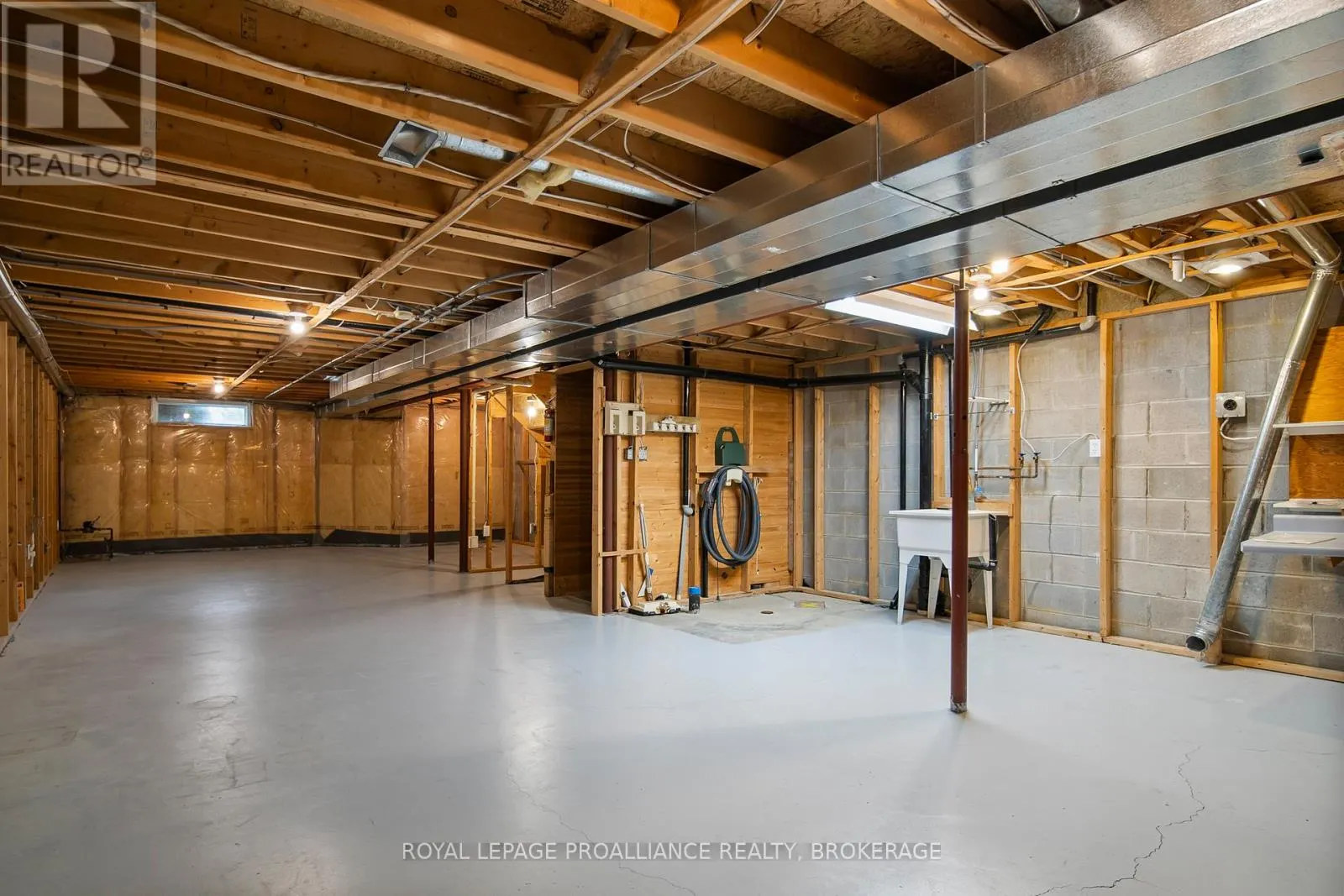 38 YONGE STREET