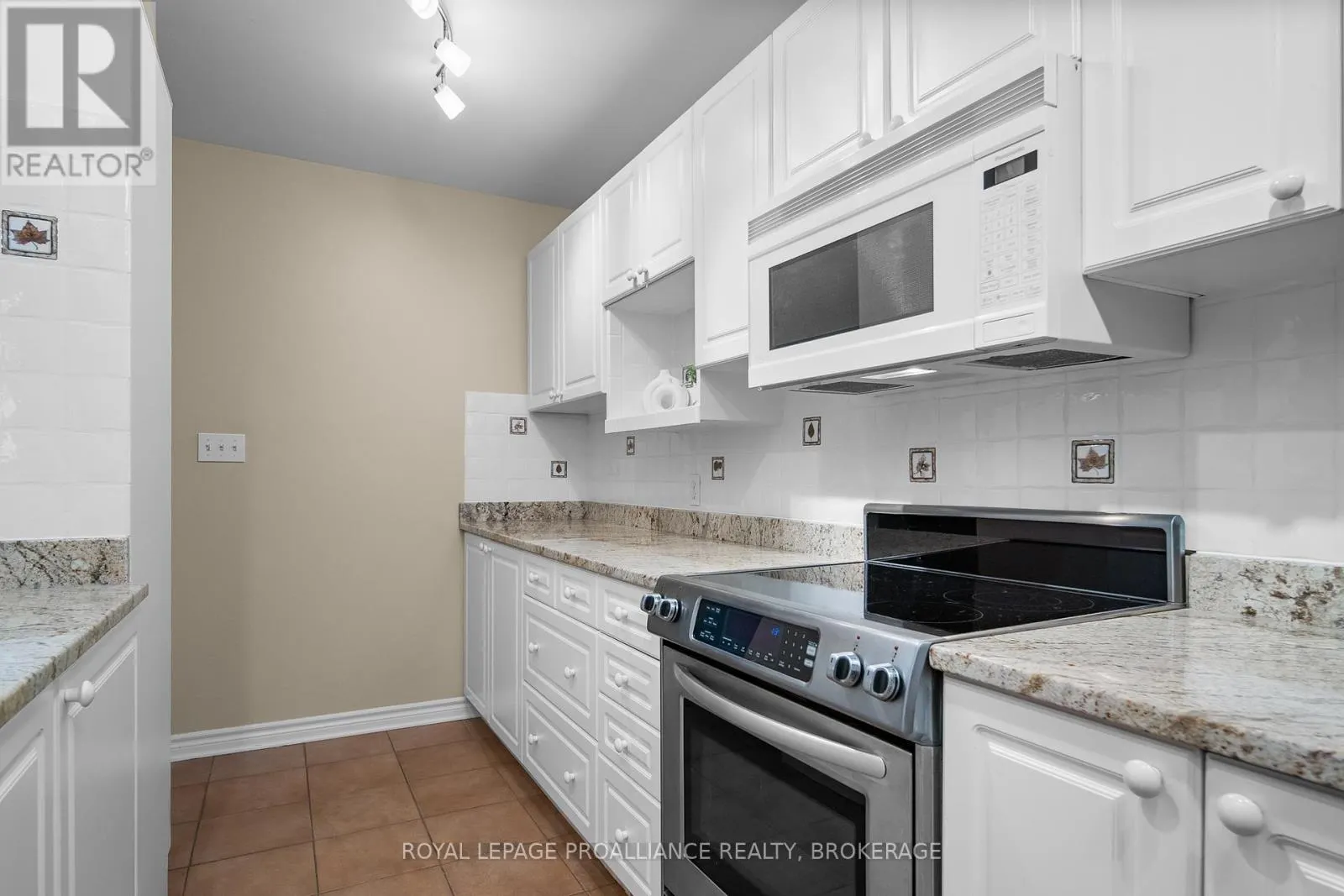 38 YONGE STREET