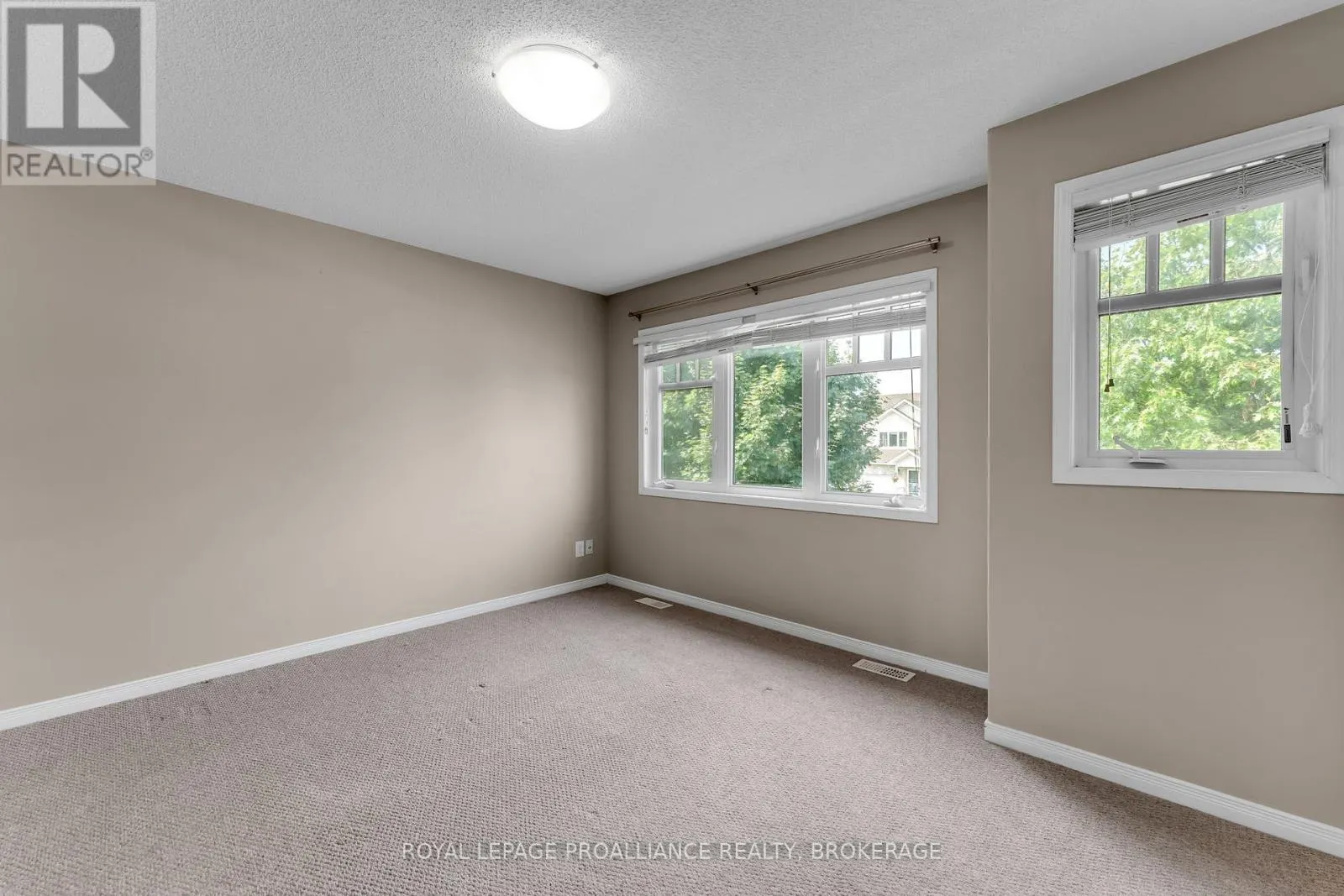 1576 CRIMSON CRESCENT