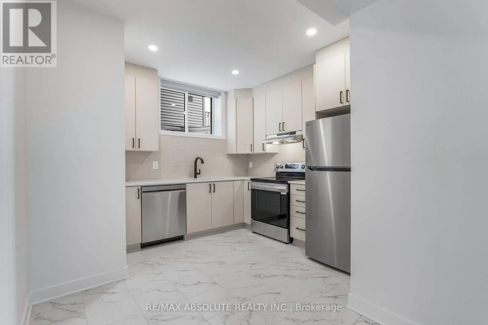 B - 802 NINAATIK PLACE
