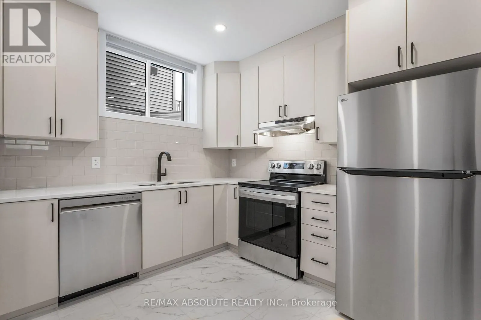 B - 802 NINAATIK PLACE
