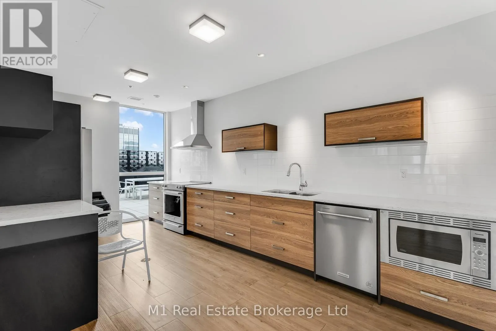 3001 - 60 CHARLES STREET W, #3001