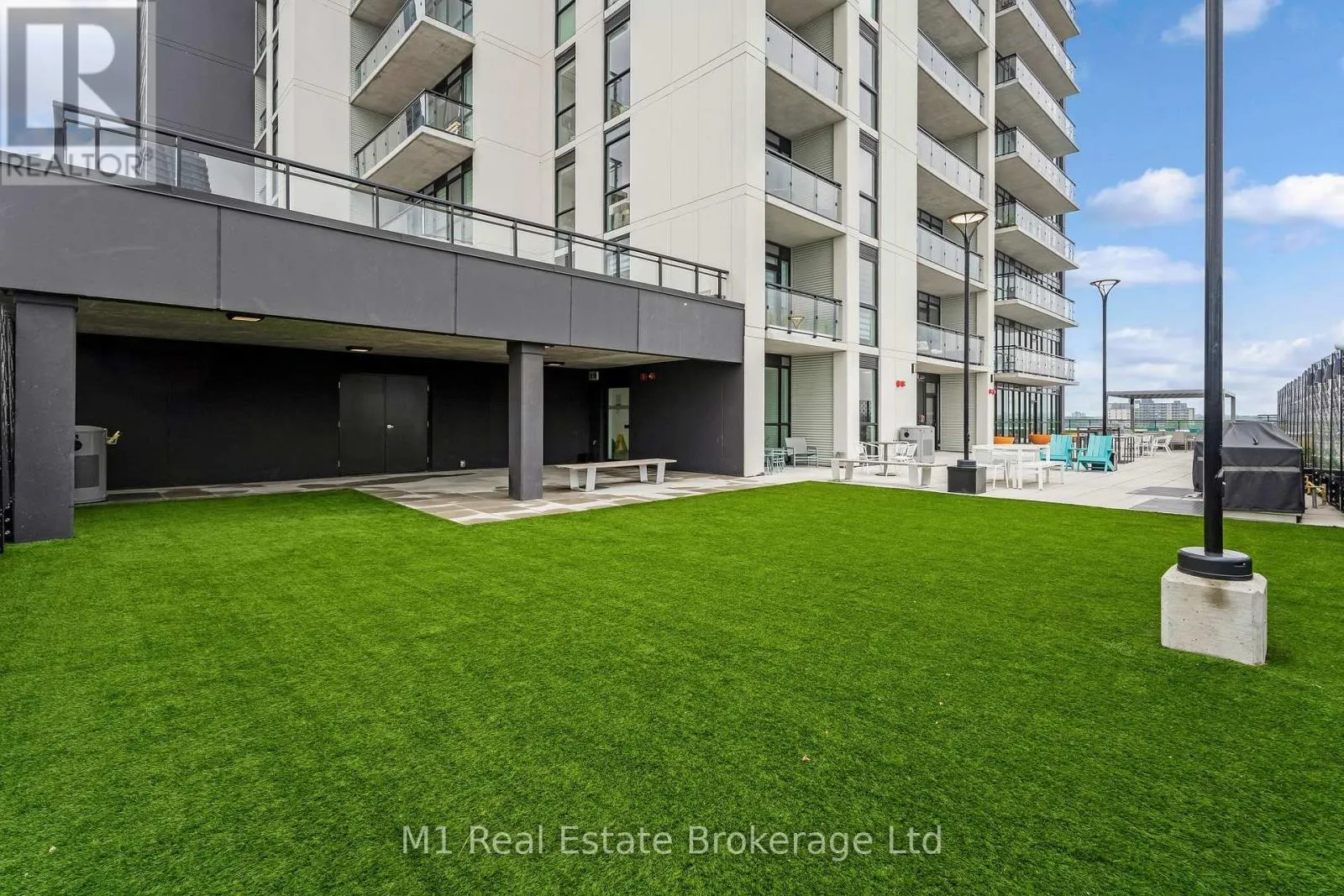 3001 - 60 CHARLES STREET W, #3001
