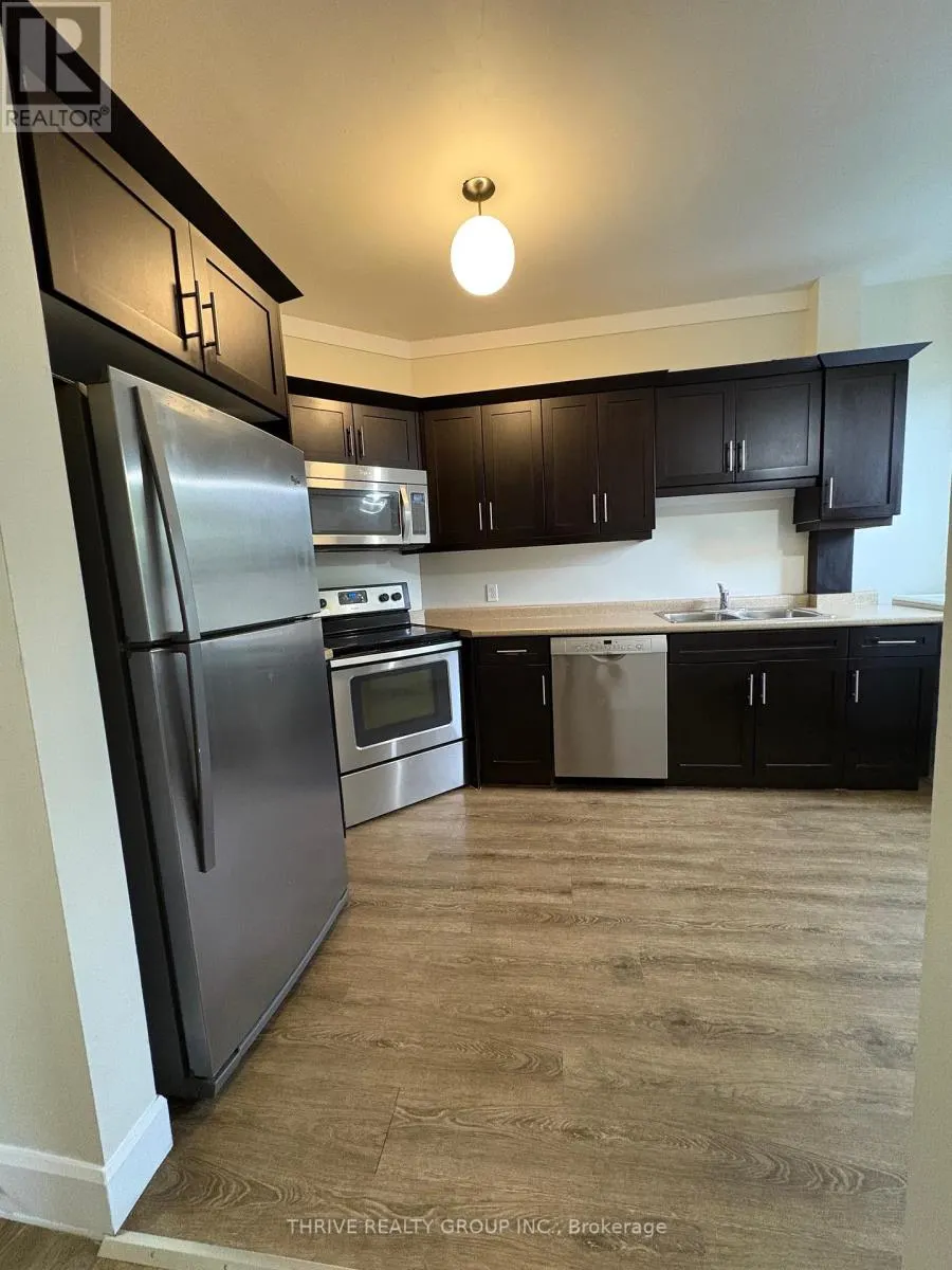 2 - 283 HYMAN STREET, #2