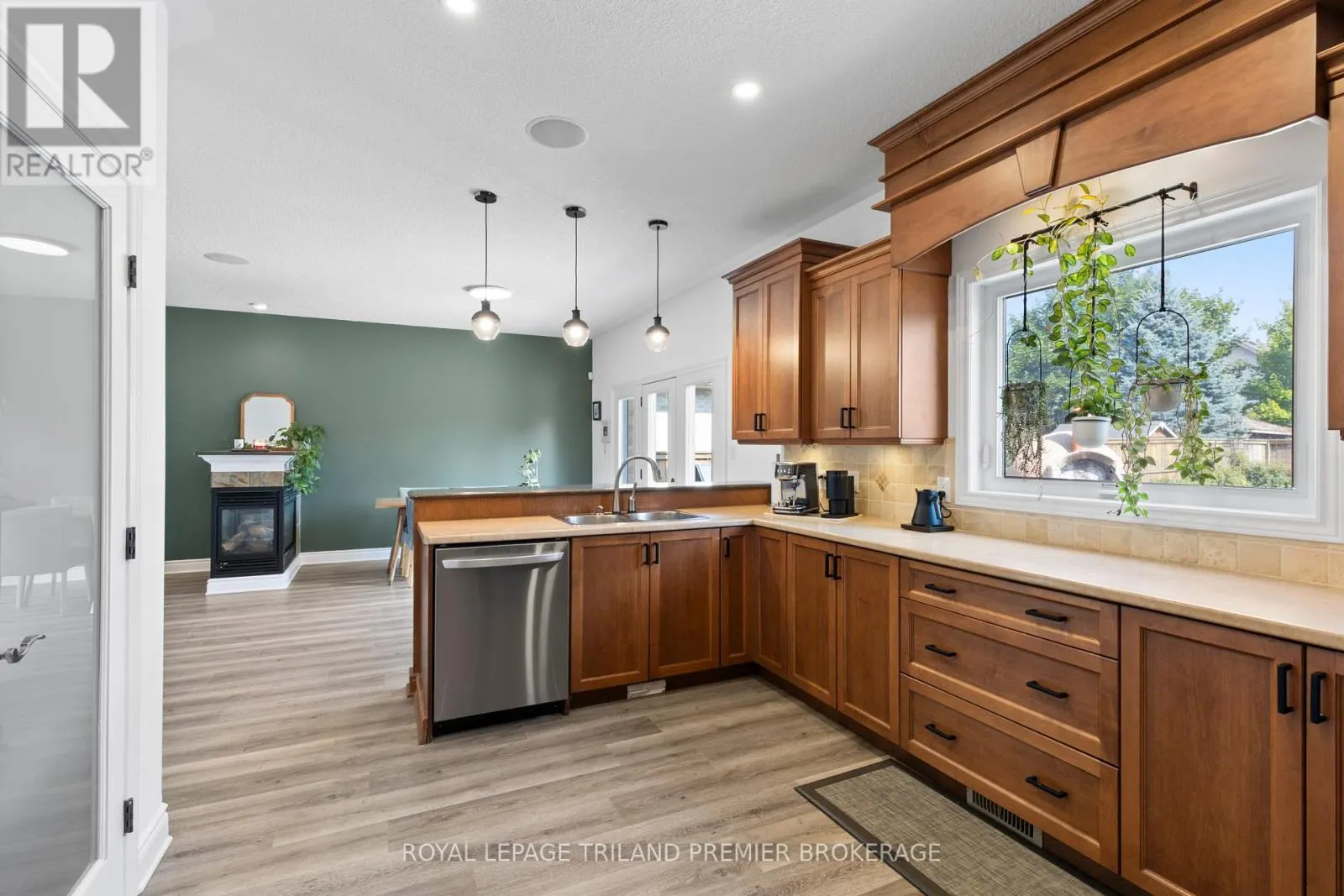 13 KANTOR COURT