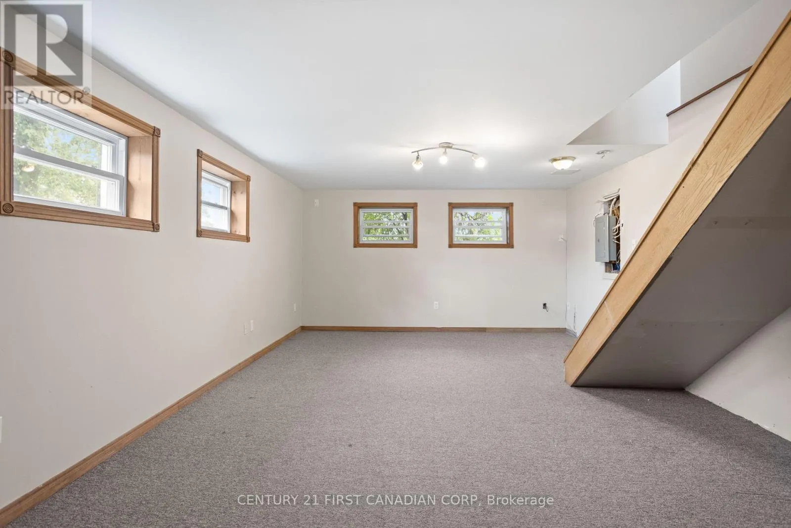 10213 IONA ROAD