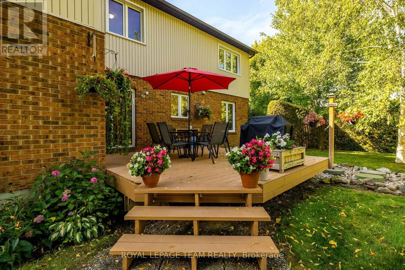 5239 MCLEAN CRESCENT