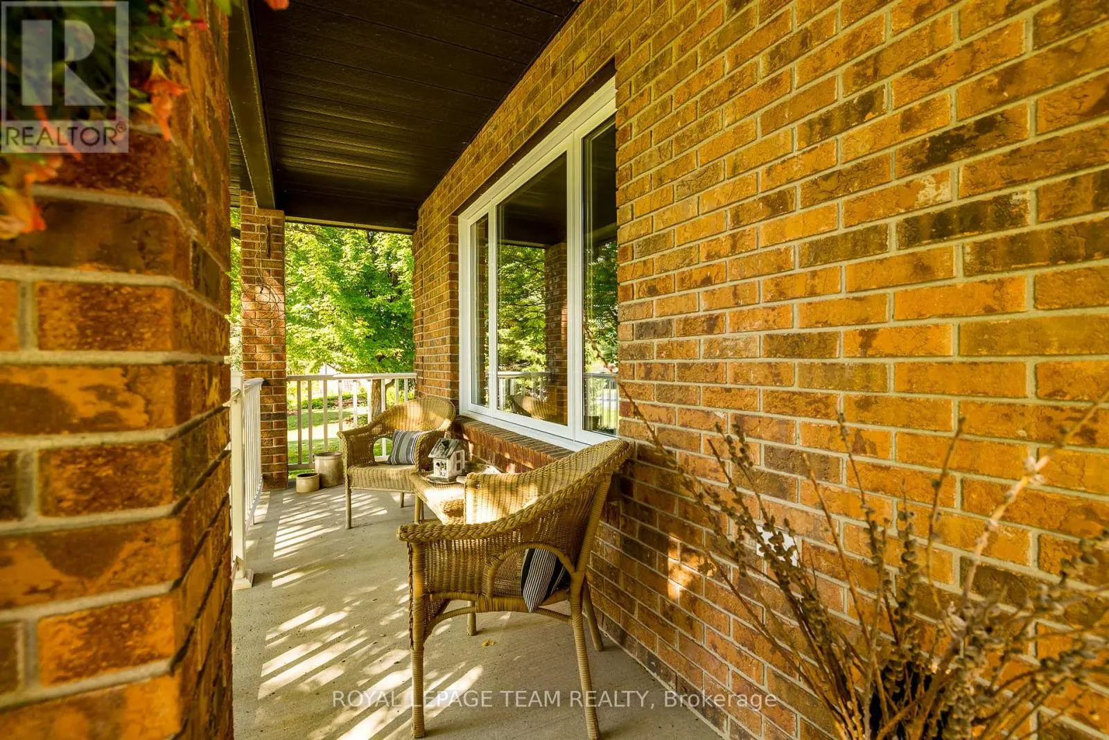 5239 MCLEAN CRESCENT