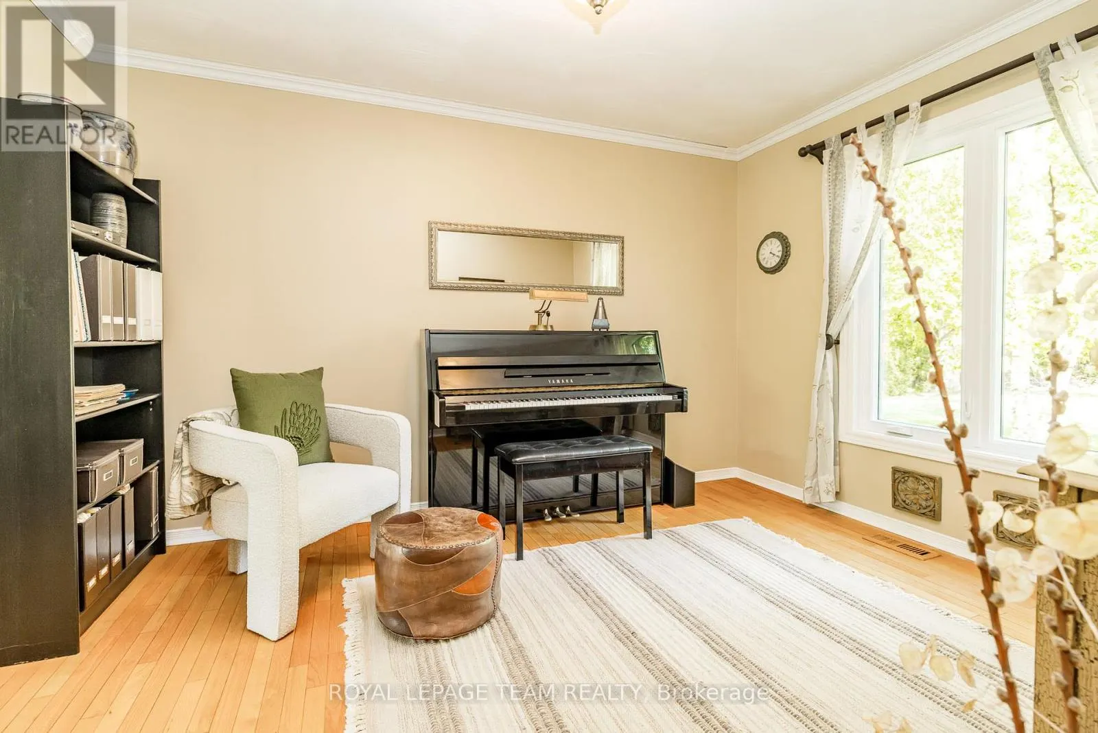 5239 MCLEAN CRESCENT