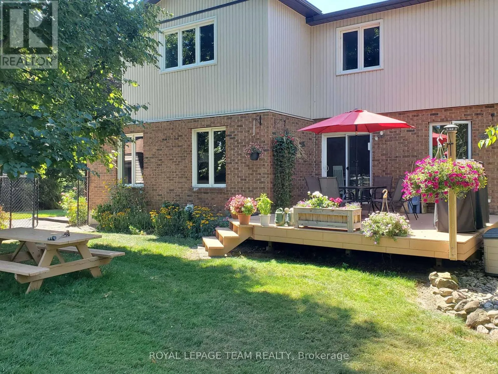 5239 MCLEAN CRESCENT