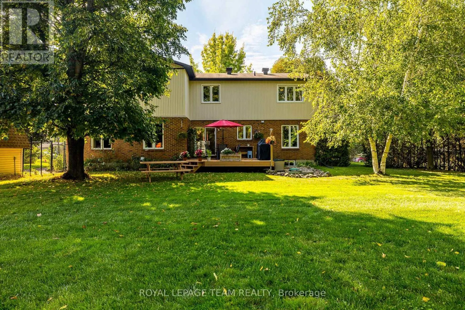5239 MCLEAN CRESCENT