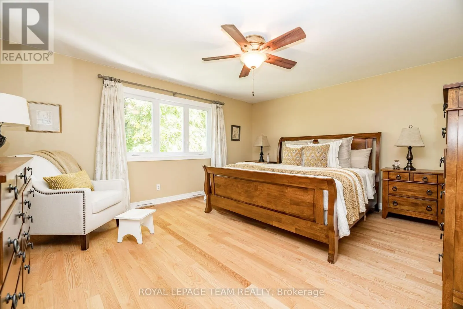 5239 MCLEAN CRESCENT