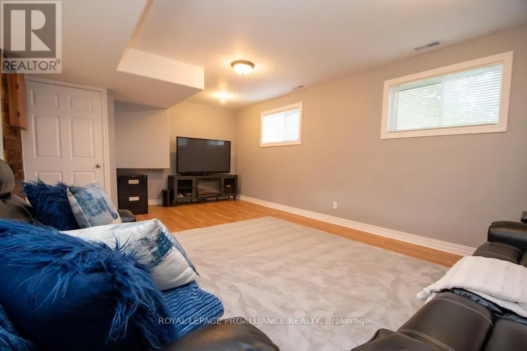 939 ALEXANDER DRIVE