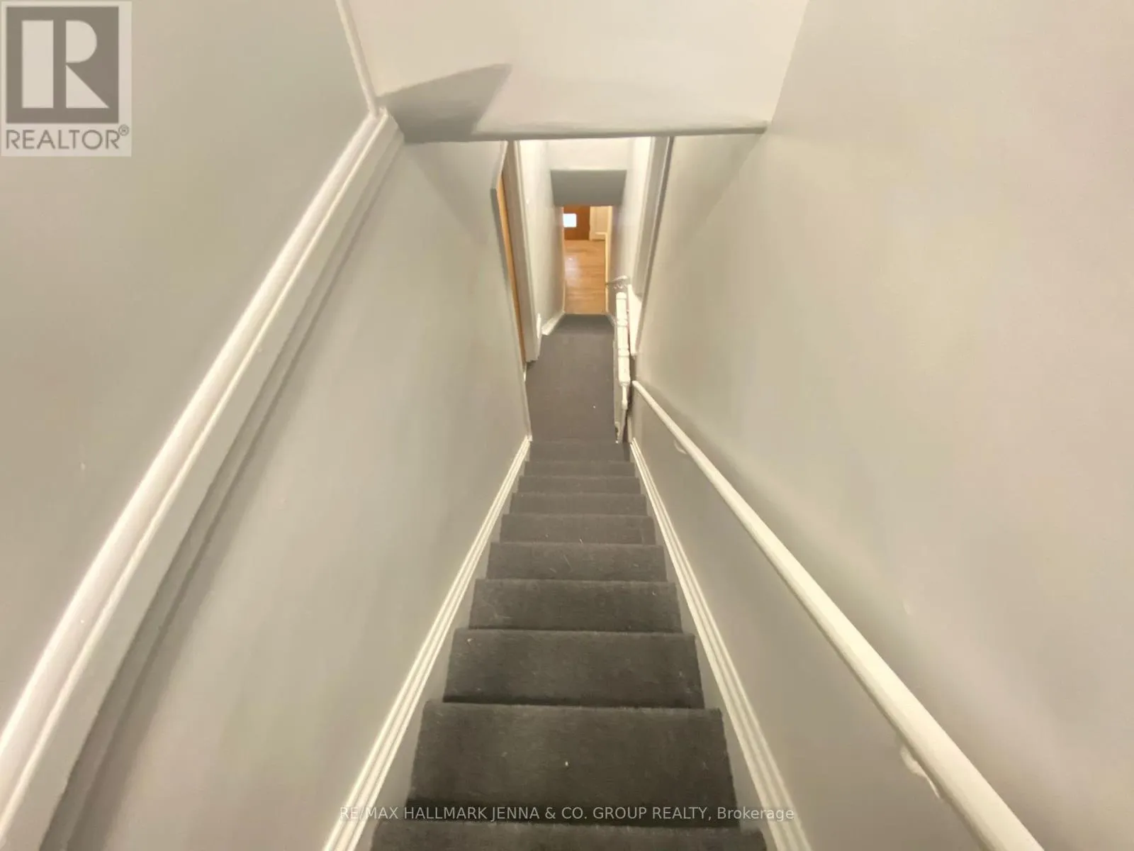 2 - 275 BRONSON AVENUE