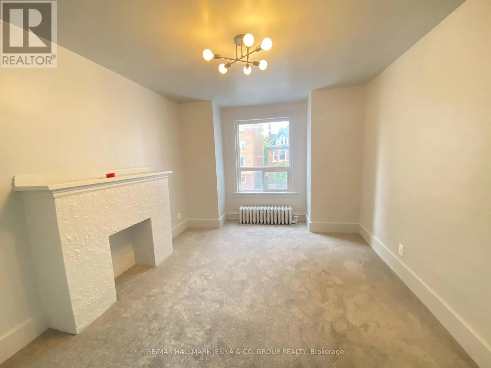 2 - 275 BRONSON AVENUE