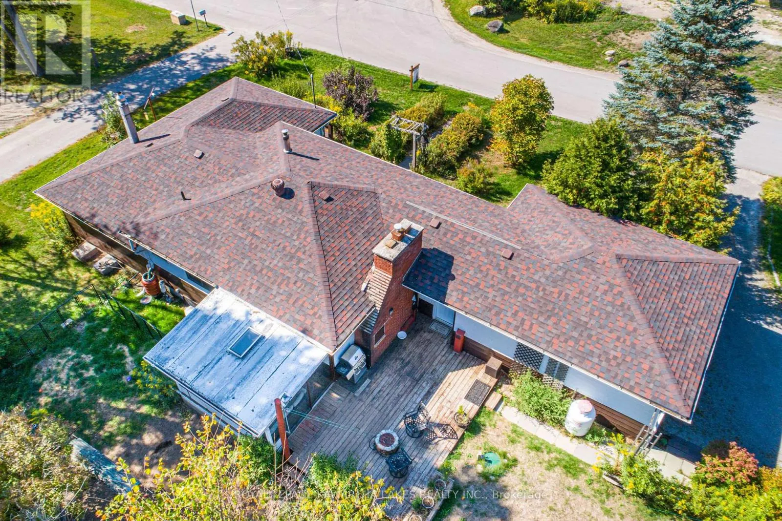 85 THOMAS DRIVE