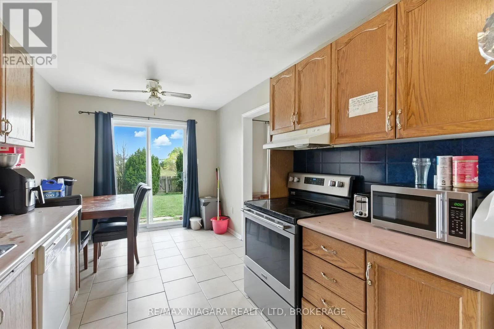 127 DEVINE CRESCENT