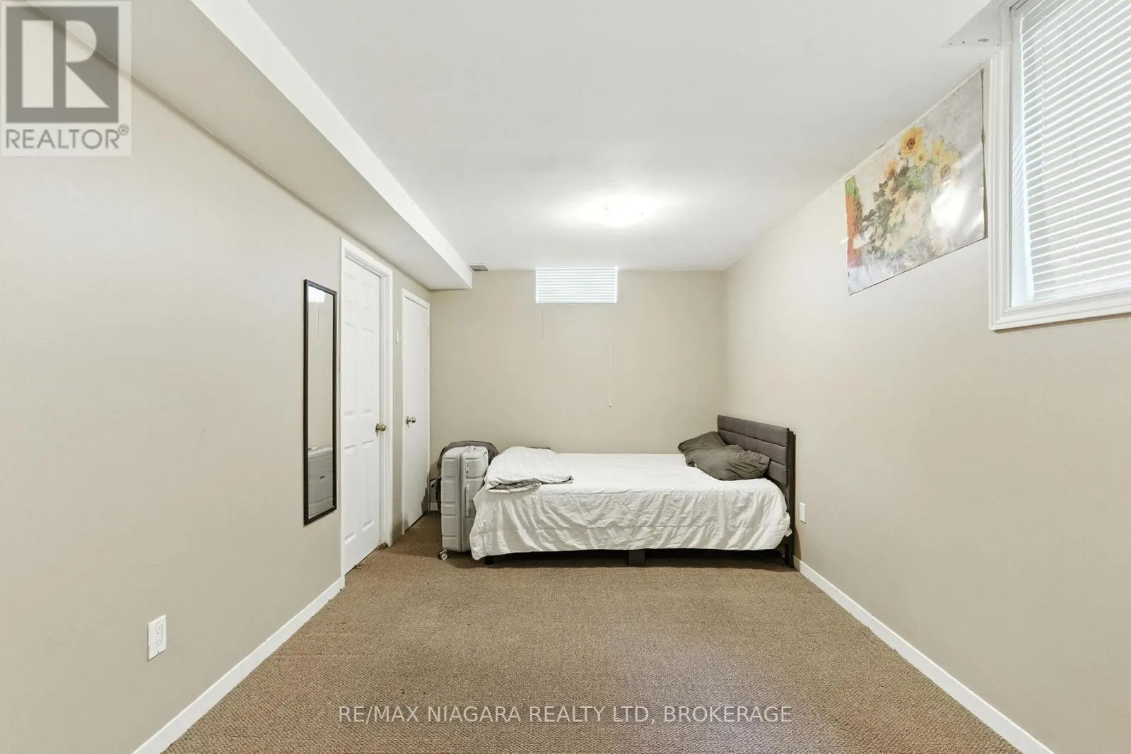 127 DEVINE CRESCENT