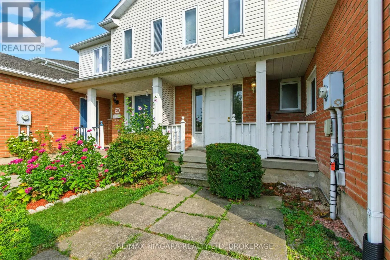 127 DEVINE CRESCENT