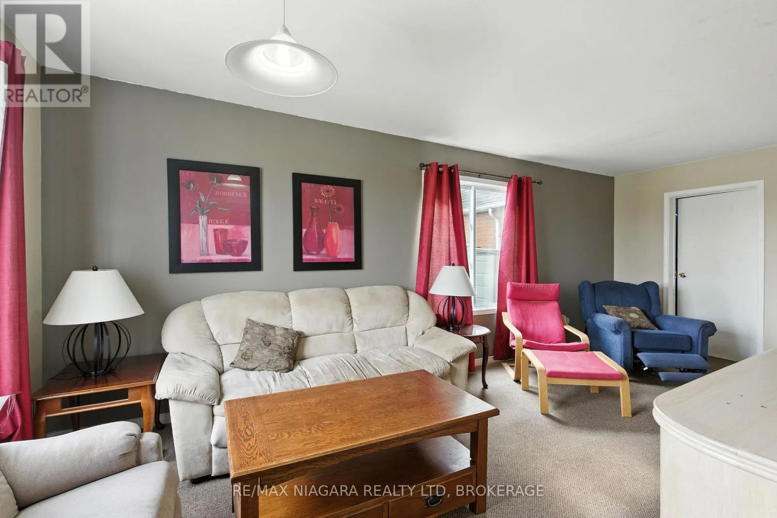 127 DEVINE CRESCENT