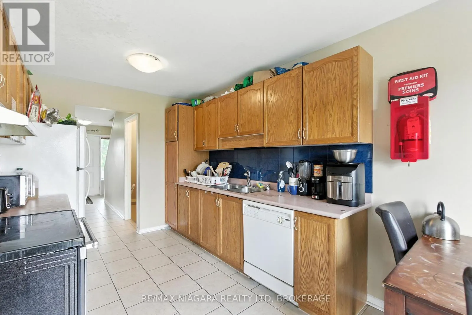 127 DEVINE CRESCENT