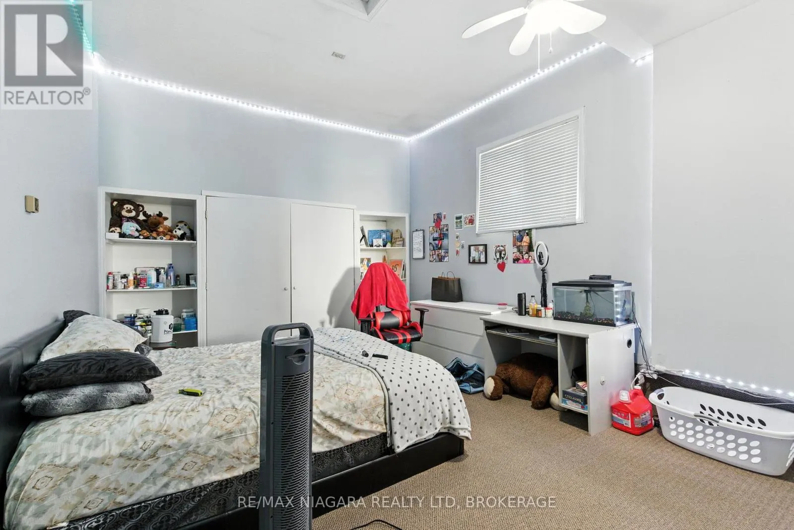 127 DEVINE CRESCENT