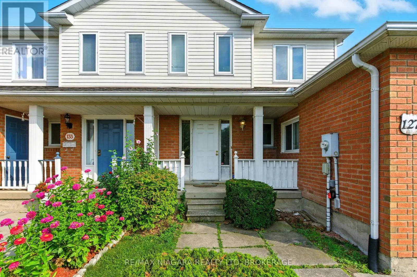 127 DEVINE CRESCENT